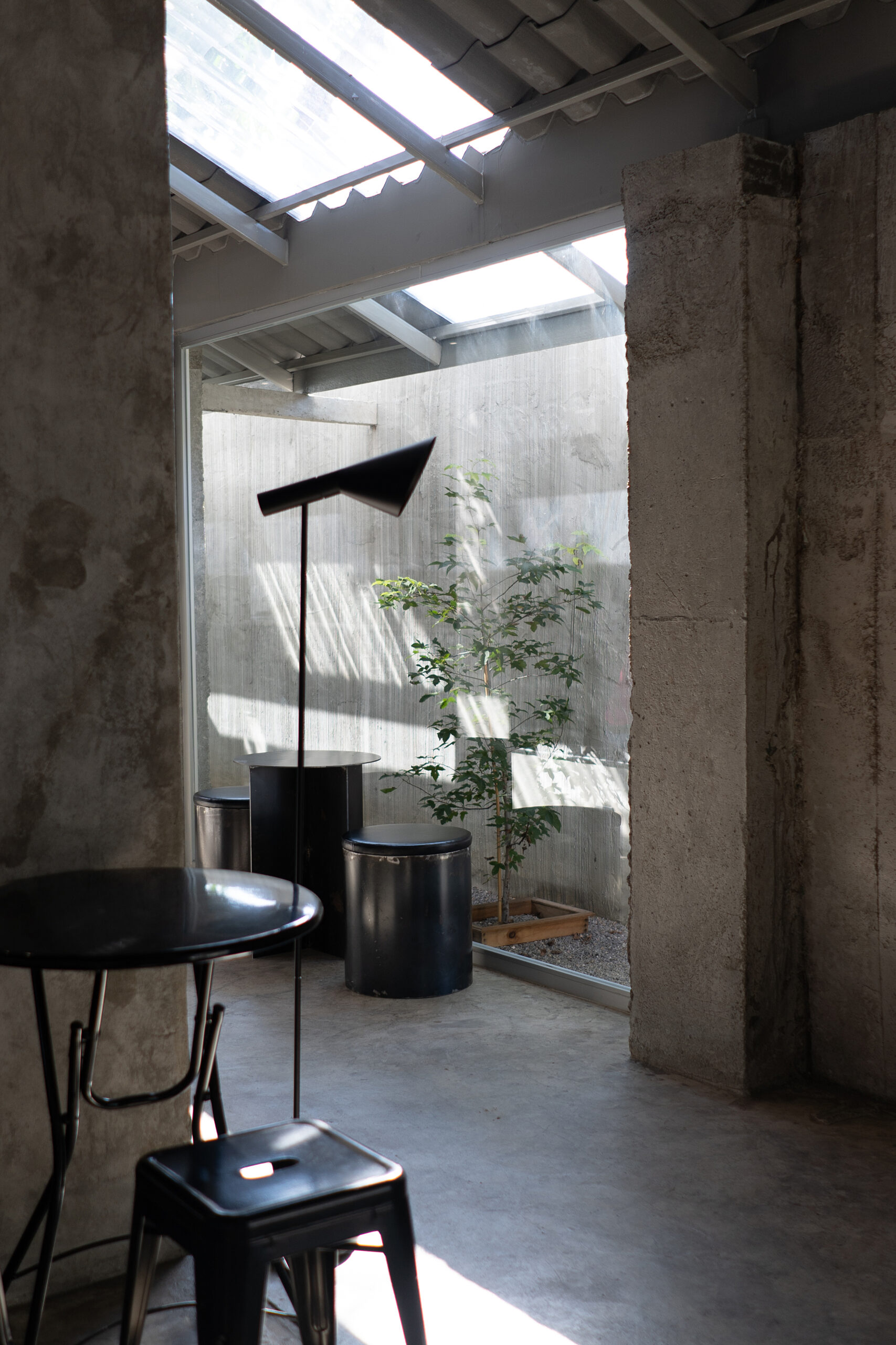 Diseño de casas de hormigon - Salon luminoso